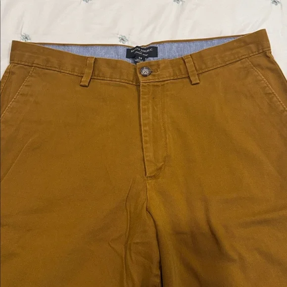 Banana Republic Tan Flat Front Shorts - Picture 3 of 4